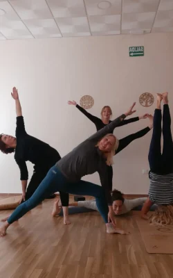 clases de yoga en nerja
